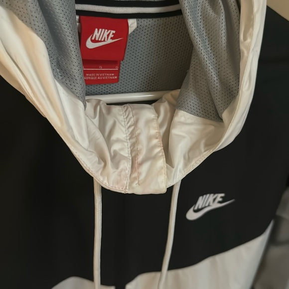 Nike zip up Windbreaker - Picture 6 of 7